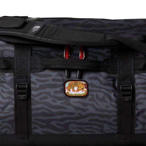 Potovalna torba BASE CAMP DUFFEL - S (TNF BLACK TNF TIGER STR)